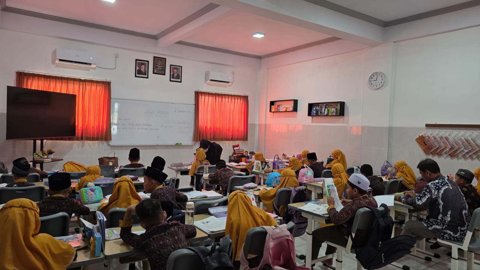 KEGIATAN SUPERVISI USTADZAH HILDATUL JANNAH, S.Pd